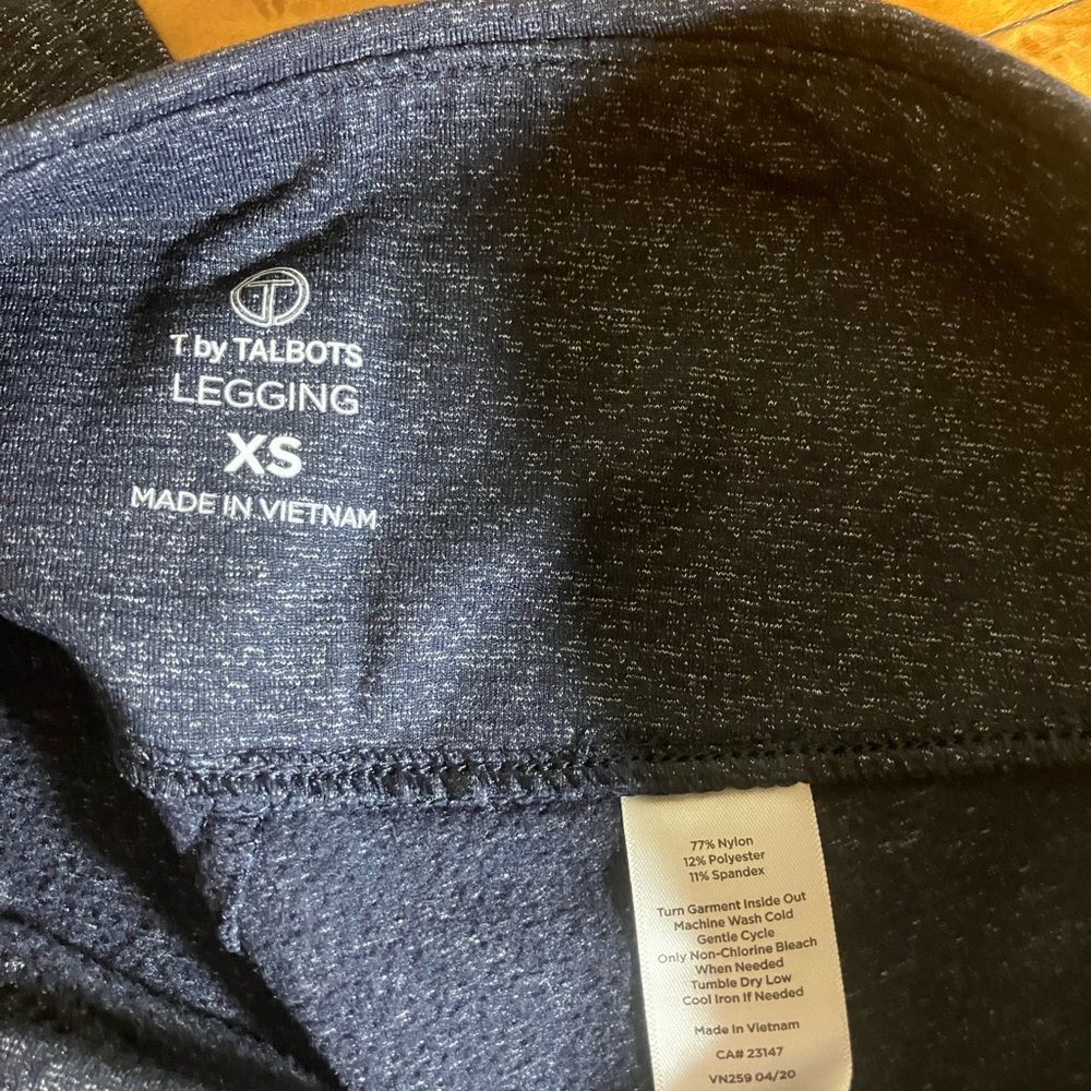 T by Talbots leggings, athletic wear, dark blue, excellent condition, XS - Picture 3 of 3